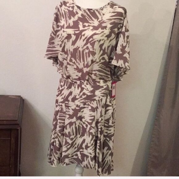 Vince Camuto Abstract Neutral Skirt Size 6 NWT - Picture 3 of 8